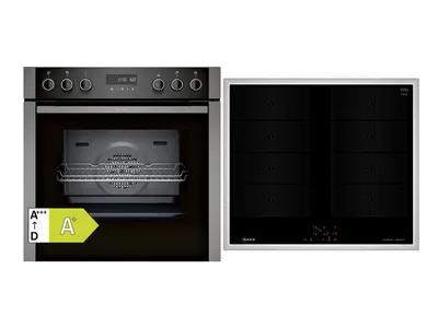 Schwarzer Backofen mit Digitalanzeige und Bedienknöpfen auf der linken Seite, kombiniert mit einem eleganten schwarzen Induktionskochfeld auf der rechten Seite.