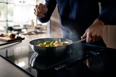 Beheer Siemens huishoudelijke apparaten die ondersteuning bieden voor wifi via de app Home Connect