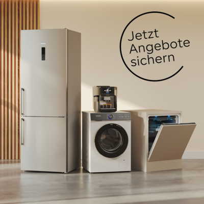 Eine moderne Küchenszene mit einem Siemens-Kühlschrank, einer Waschmaschine, einer Kaffeemaschine und einem Geschirrspüler – ergänzt durch einen Werbetext "Jetzt Angebote sichern"