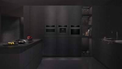 Siemens Matt Edition Hausger&auml;te in Schwarz matt eingebaut in einer Schwarzen K&uuml;che