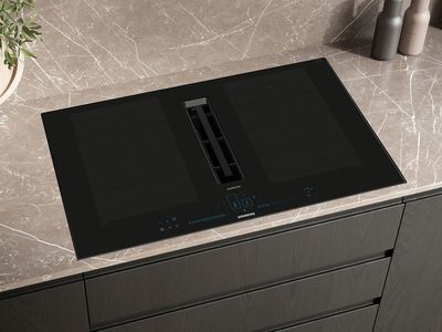 Siemens induktiotaso liesituulettimella asennettuna ty&ouml;tasoon.