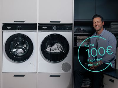 Es werden Waschgeräte gezeigt, die stellvertretend für eine Cashback-Aktion und mehrere Produktfamilien stehen. Die Aktion gilt für Waschmaschinen, Trockner, Kühl- und Gefriergeräte sowie Spülmaschinen, Backöfen und Kochfeldern.