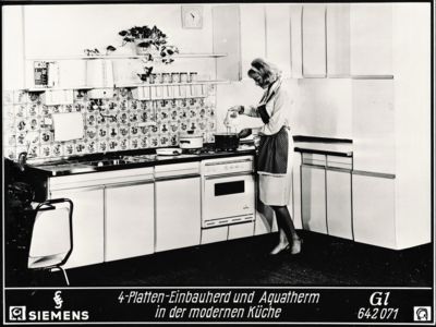 V roce 1962 uvedl Siemens prvn&iacute; univerz&aacute;ln&iacute; vestavn&yacute; spor&aacute;k &mdash; miln&iacute;k ve v&yacute;voji modern&iacute;ch kuchyn&iacute;. D&iacute;ky n&aacute;vrhu pro plynul&eacute; začleněn&iacute; ovlivnil, jak dnes vn&iacute;m&aacute;me a zařizujeme kuchyňsk&eacute; prostory. 