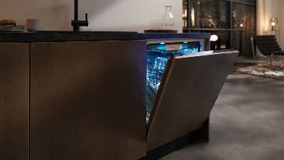 Lavastoviglie integrato in un mobile della cucina