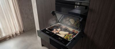 studioine Dampfschublade unter einemm iQ700 Backofen eingebaut