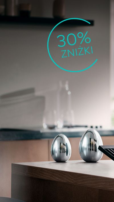 stol w leeganckiej kuchni obok jajka swiateczne wielkanocne