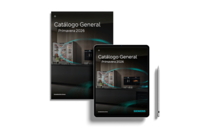 Moderno interior de cocina con armarios de madera, electrodom&eacute;sticos y cat&aacute;logo de visualizaci&oacute;n de tabletas.