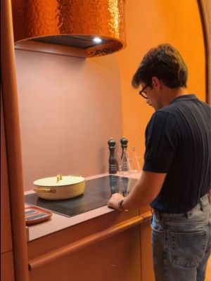 Asempe prueba el display t&aacute;ctil de una placa flexinducci&oacute;n total Siemens de 80 cm de anchura 