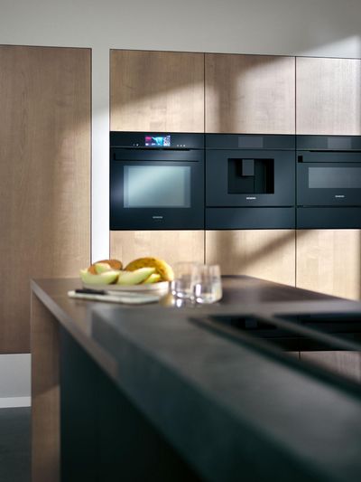 Siemens kitchen with smart cooling appliances