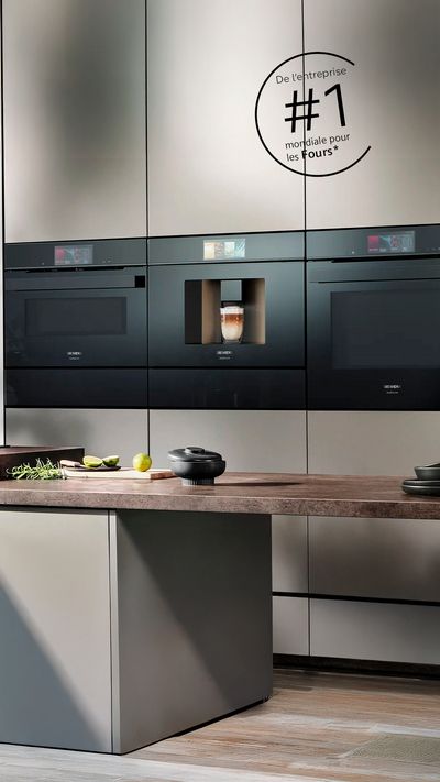 "Een moderne keuken uitgerust met zwarte inbouwtoestellen van Siemens uit de studioLine-reeks