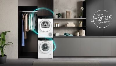 Siemens Backofen vor t&uuml;rkisfarbener Wand mit Hinweis &bdquo;bis zu 200 &euro; Extra-Bonus