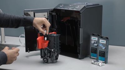 Οικιακές Συσκευές Siemens 1ο βήμα καθαρισμού μονάδας παρασκευής