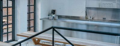 Wie wichtig ist die Küche in Ihrem eigenen Studio und bei Ihnen zu Hause?