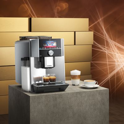 atlet acceleration lysere EQ.9 fully automatic bean-to-cup coffee machines | Siemens Home