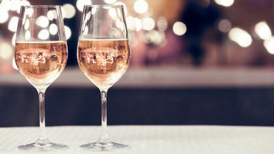 Partecipate a un evento di degustazione vini presso uno showroom Siemens