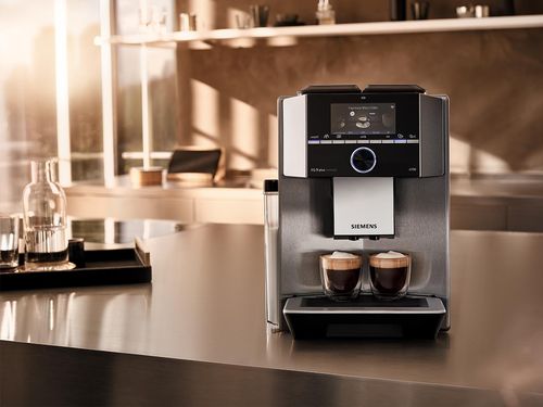 Siemens Coffeeworld - Bereid met slechts één druk op de knop twee dranken met je Siemens EQ.9 volautomatische koffiemachine
