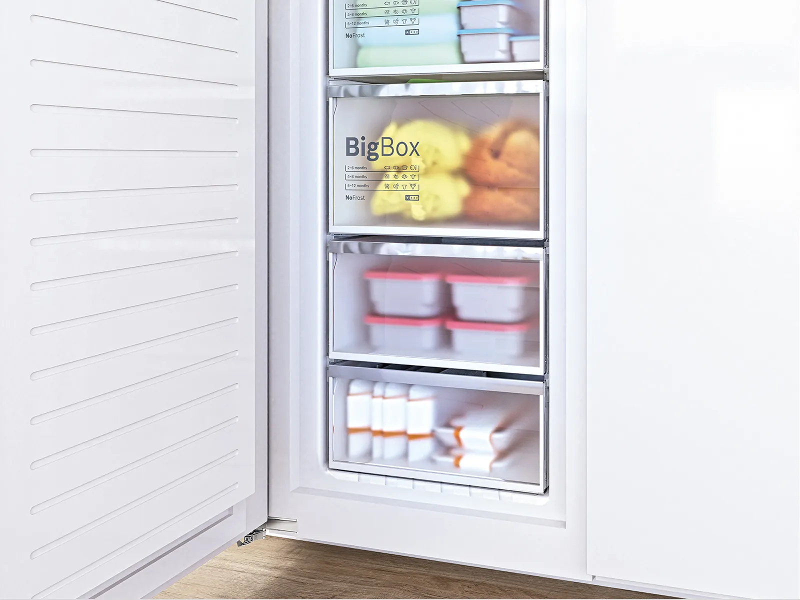 Built in fridge with vitafresh