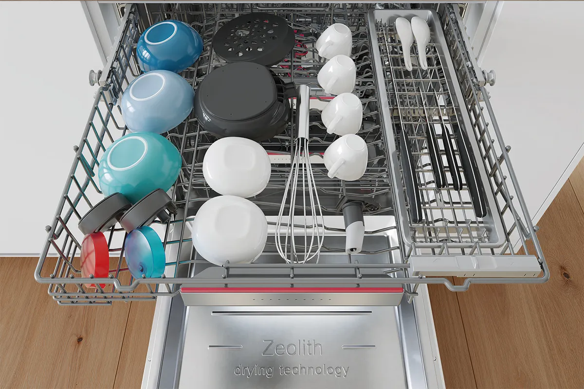 Tretja košara za še več prostora v pomivalnem stroju Bosch accent line. 