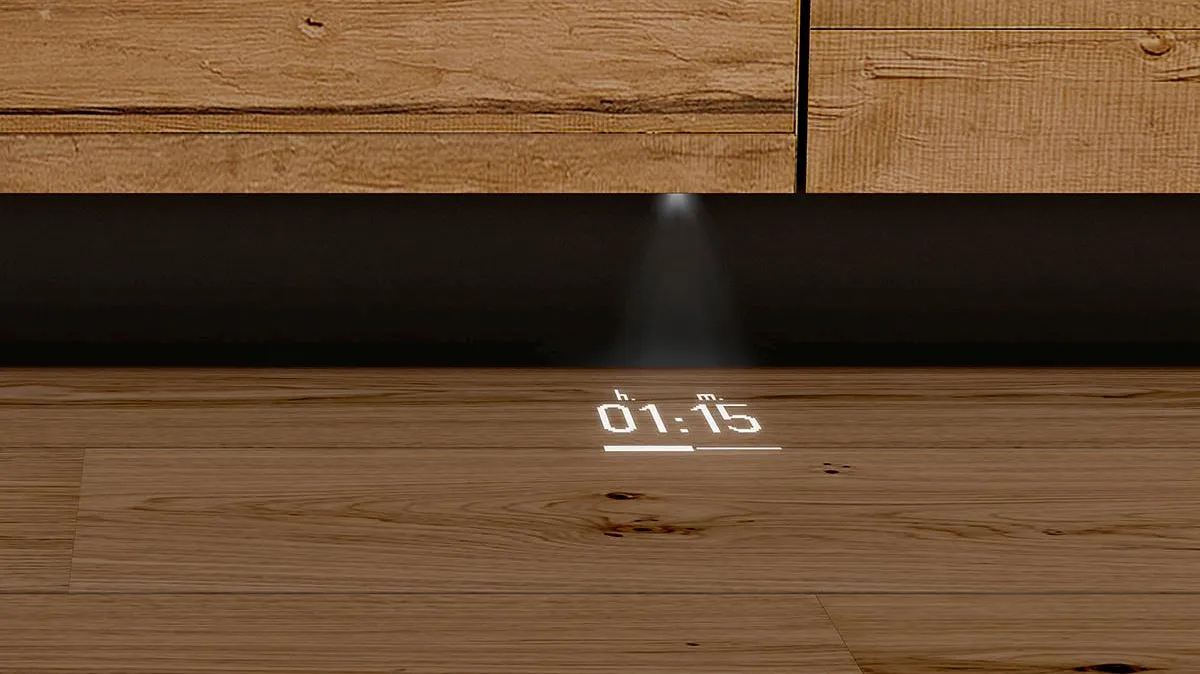 Holzoberfläche mit digitalem Uhrendisplay mit 01:15.