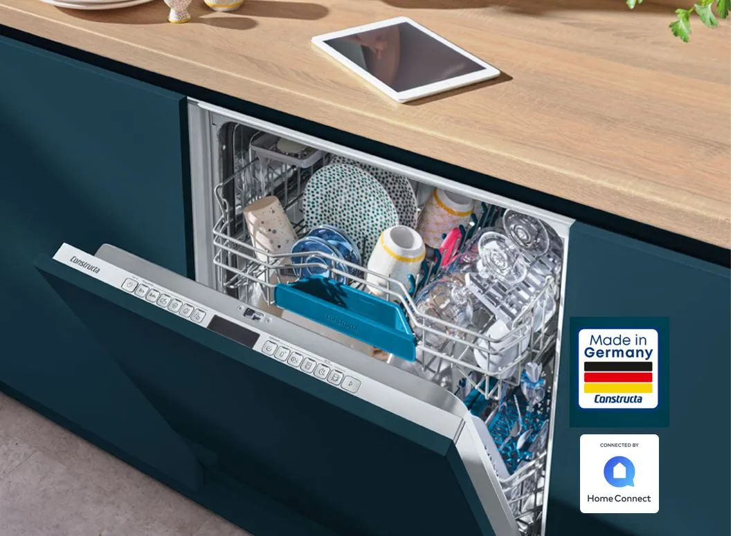alt-Geöffneter Constructa Geschirrspüler mit Mage in Germany und Home Connect Logo