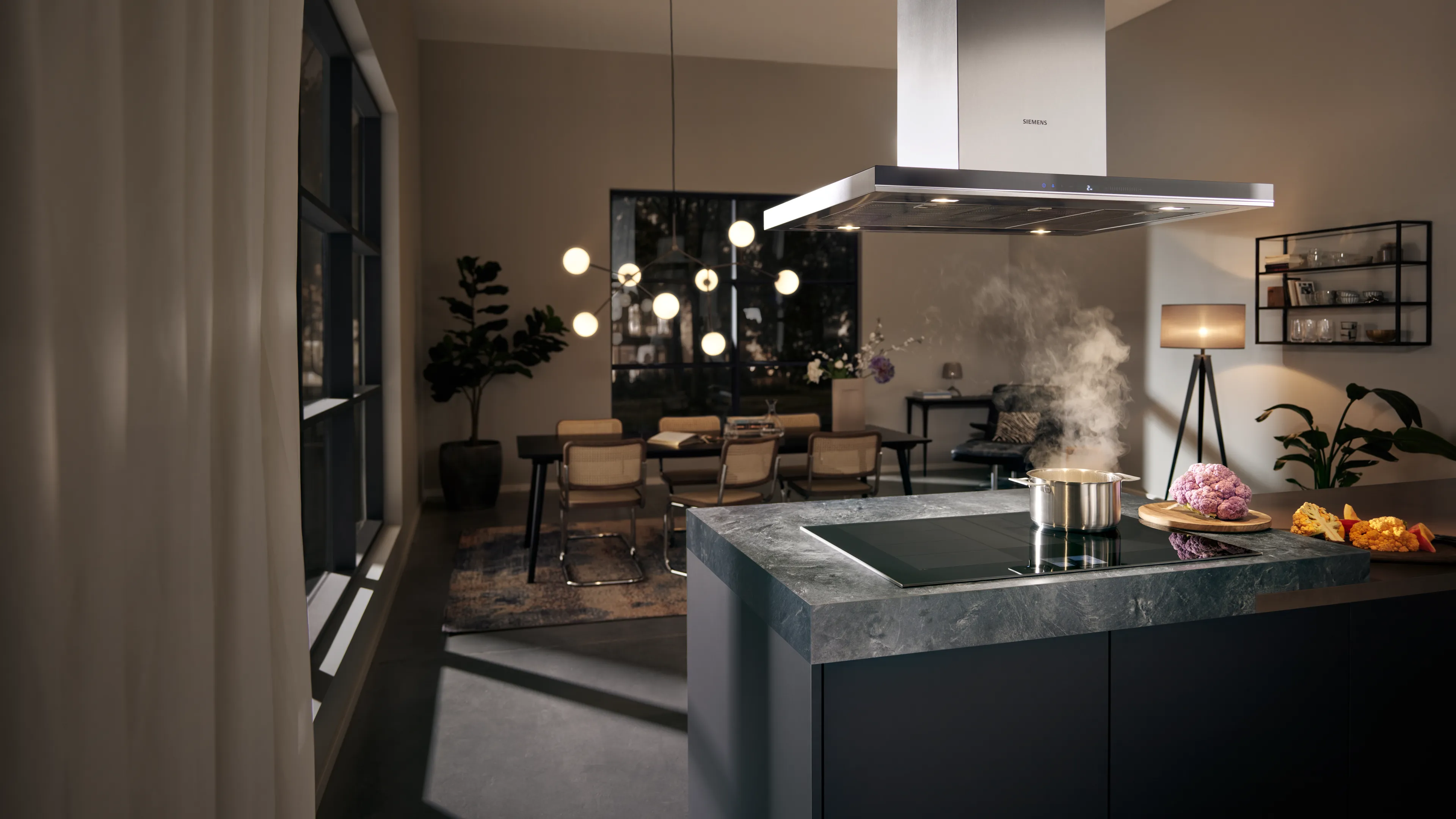 20139437_GL_SIE_PIS_Empowering_family_chimney_ventilation_island_chimney_10_Desktop_Stage_16_9