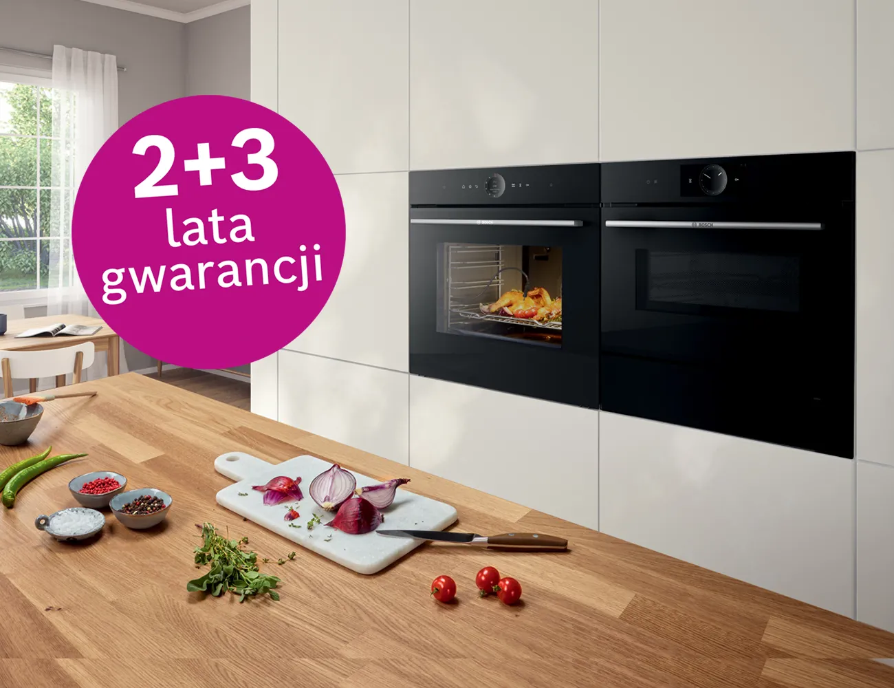 Nowoczesna kuchnia z budynkiem w piecach, drewniany blat, świeże produkty i promocyjna oferta na 2 + 3 lata gwarancji.