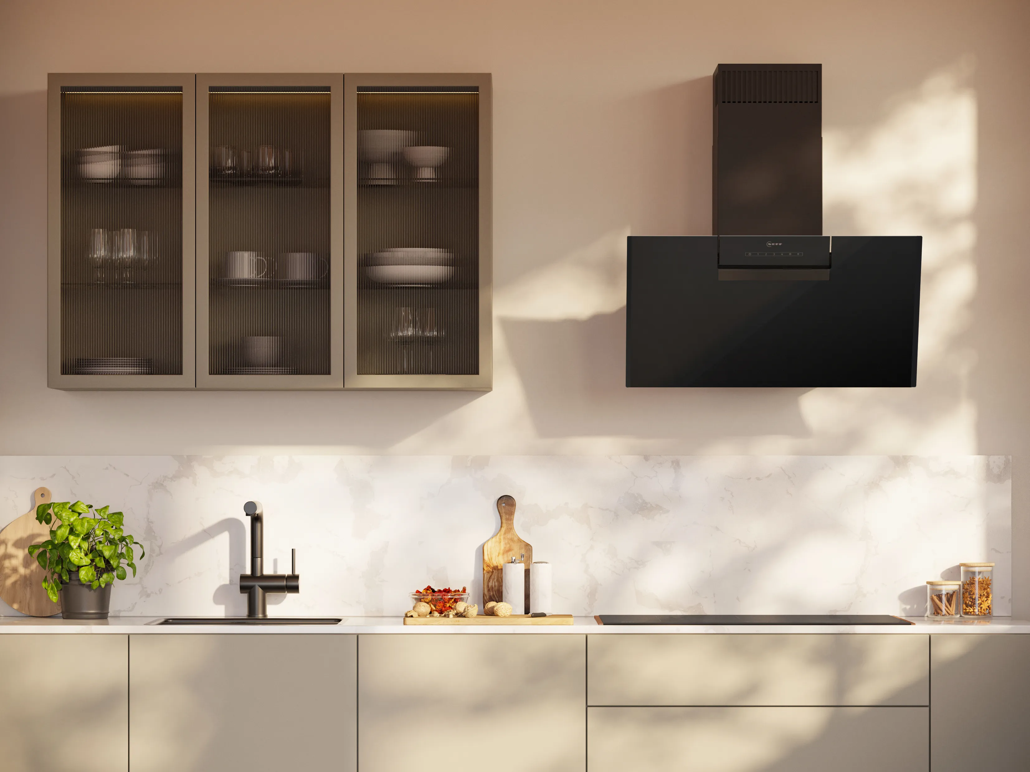 Schwarze Kopffreihauben im Schrägdesign