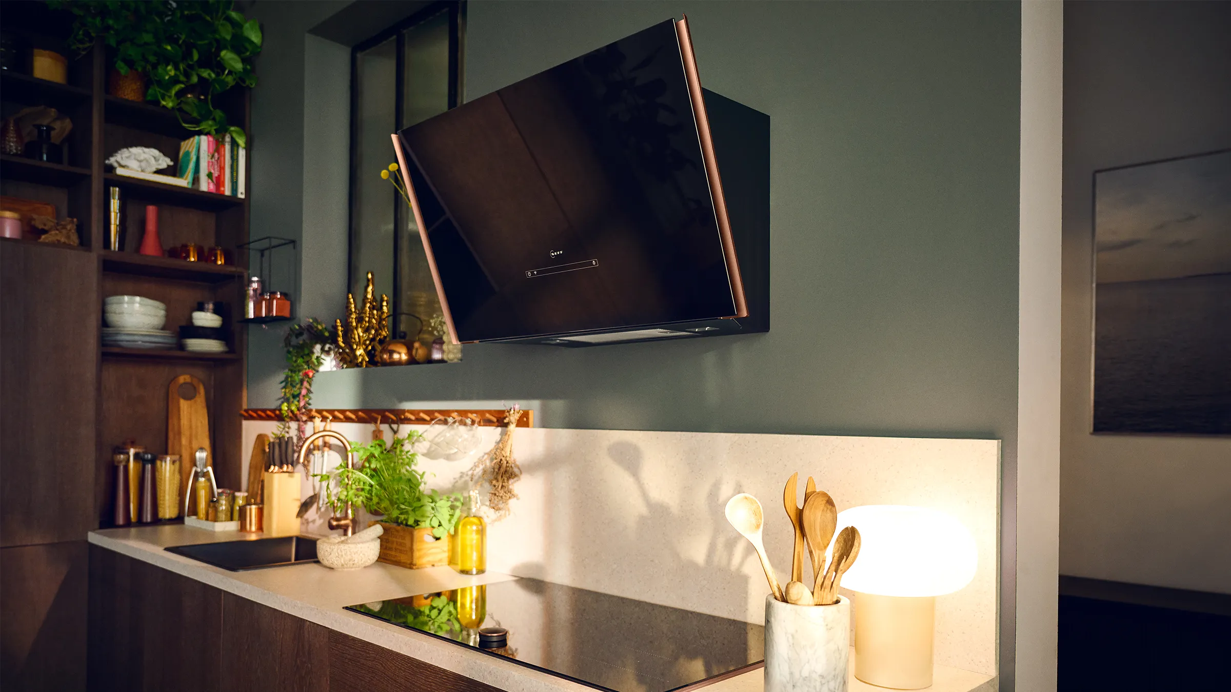 NEFF vägghängd köksfläkt i modernt kök