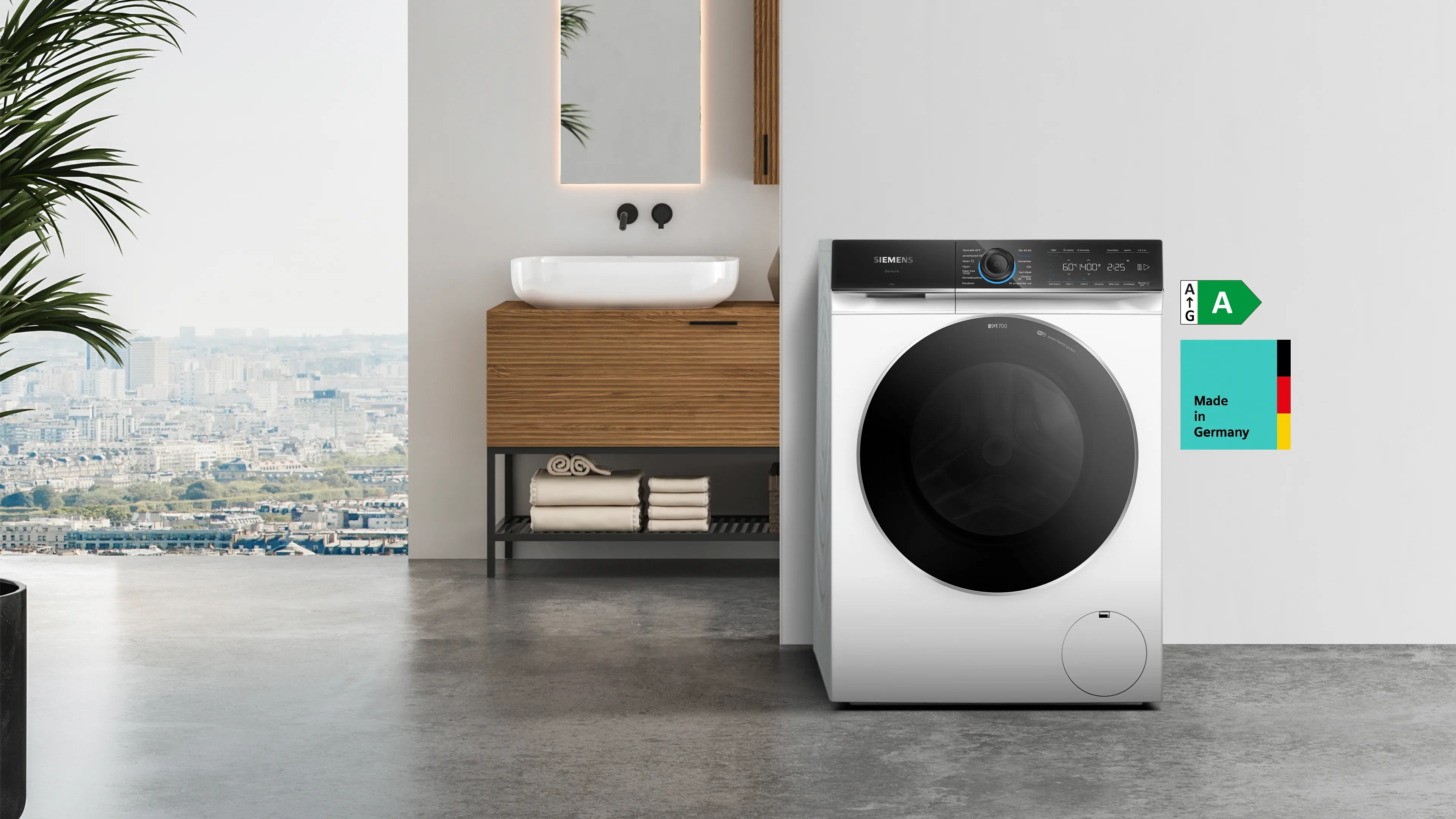 Beyaz ile modern banyo ahşap vanity ve şehir manzarası pencereden.