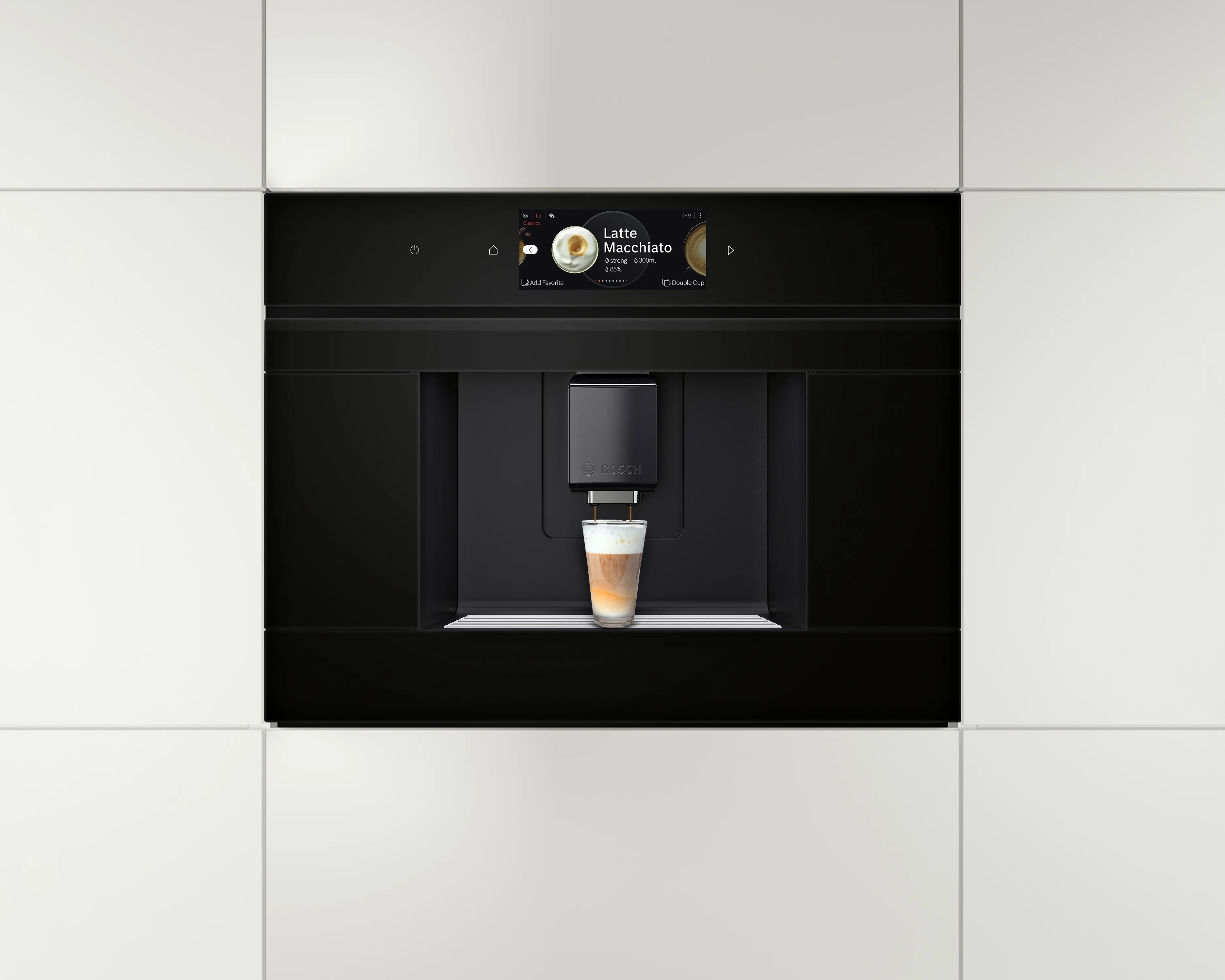 Macchina da caffè della serie 8 VeroCafe completamente automatica accanto a 7 tazze contenenti diversi tipi di caffè sul piano della cucina.