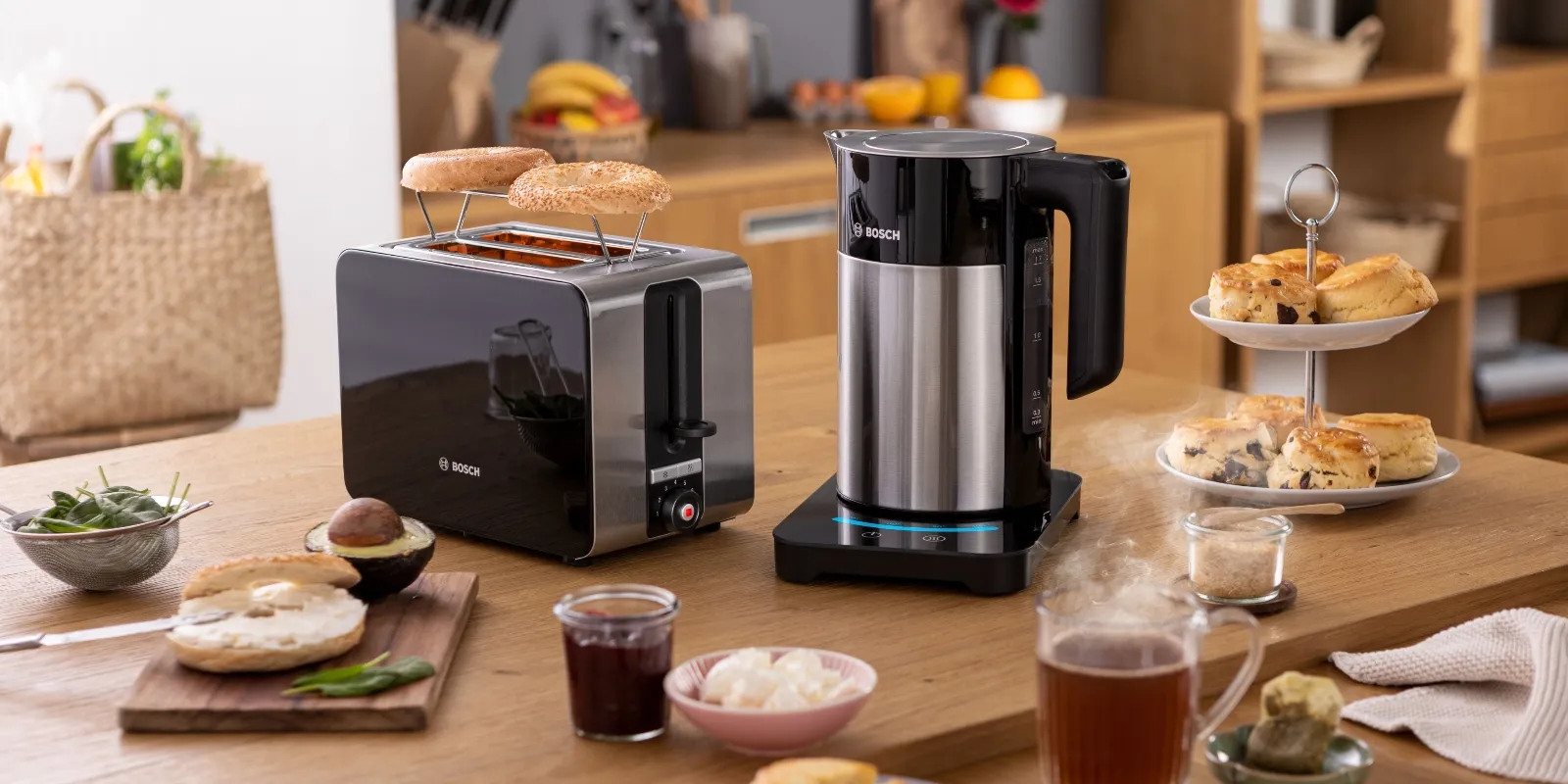 Skyline kettle and toaster in black