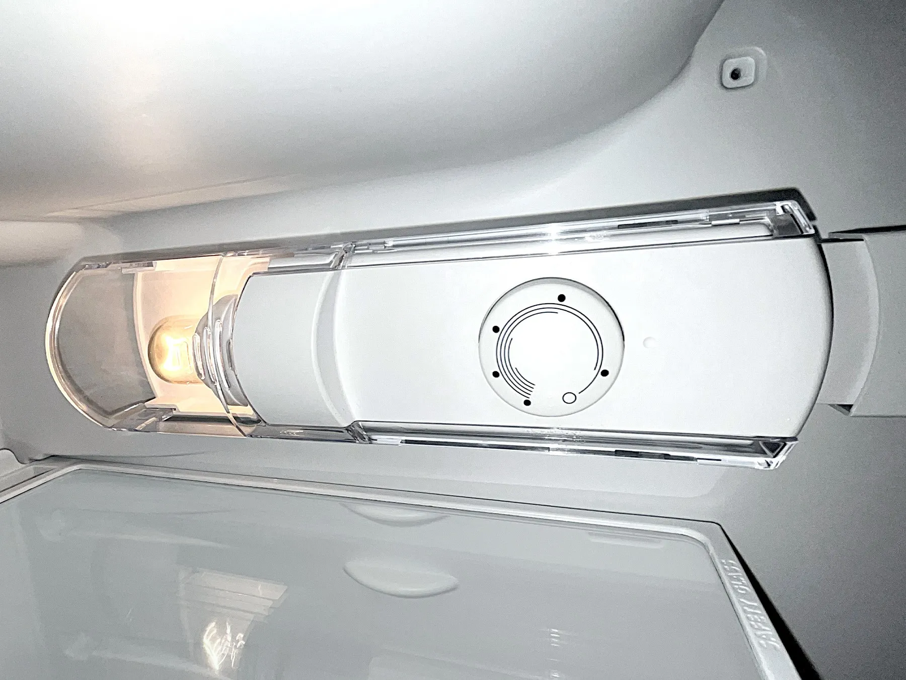 Kühlschrank mit Drehrad ohne Zahlen