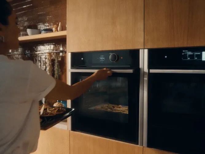 Neff oven with Slide and Hide feature