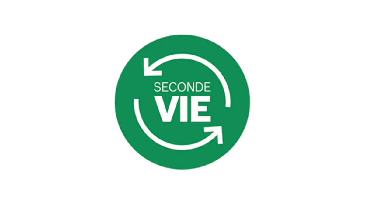 Pictogramme vert avec flèches circulaires blanches entourant le texte 'SECONDE VIE'