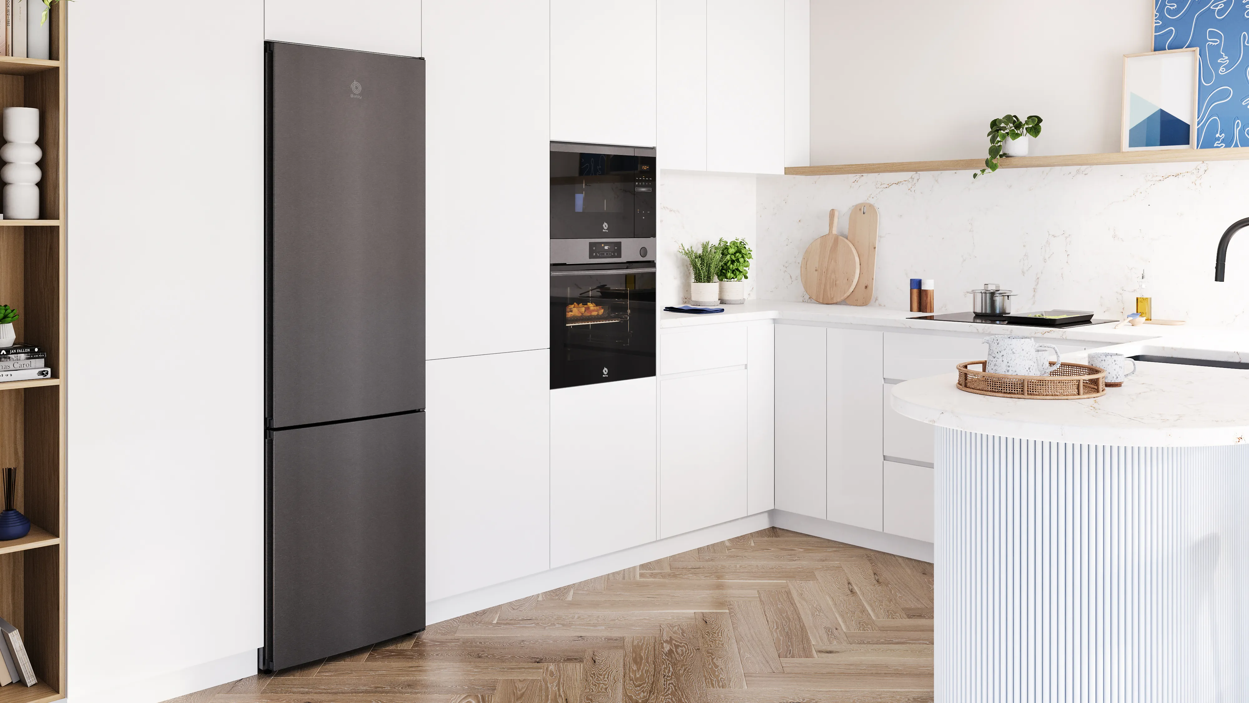 Frigorífico, horno y microondas serie grafito de Balay en cocina blanca y madera.