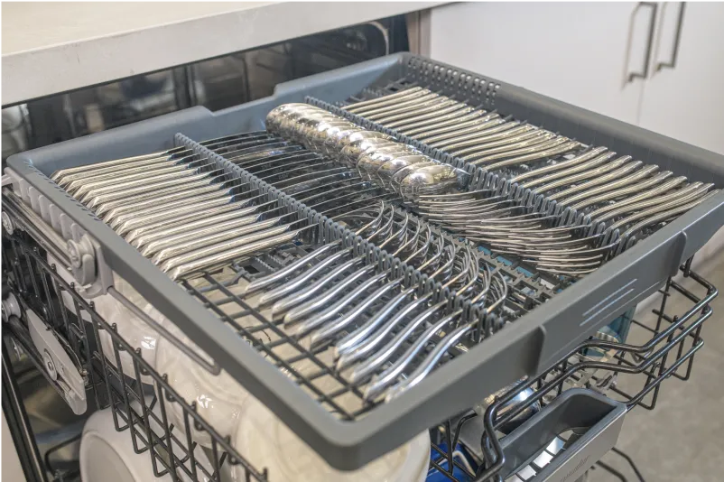 Thermador emeral dishwasher displaying Chef tool drawr