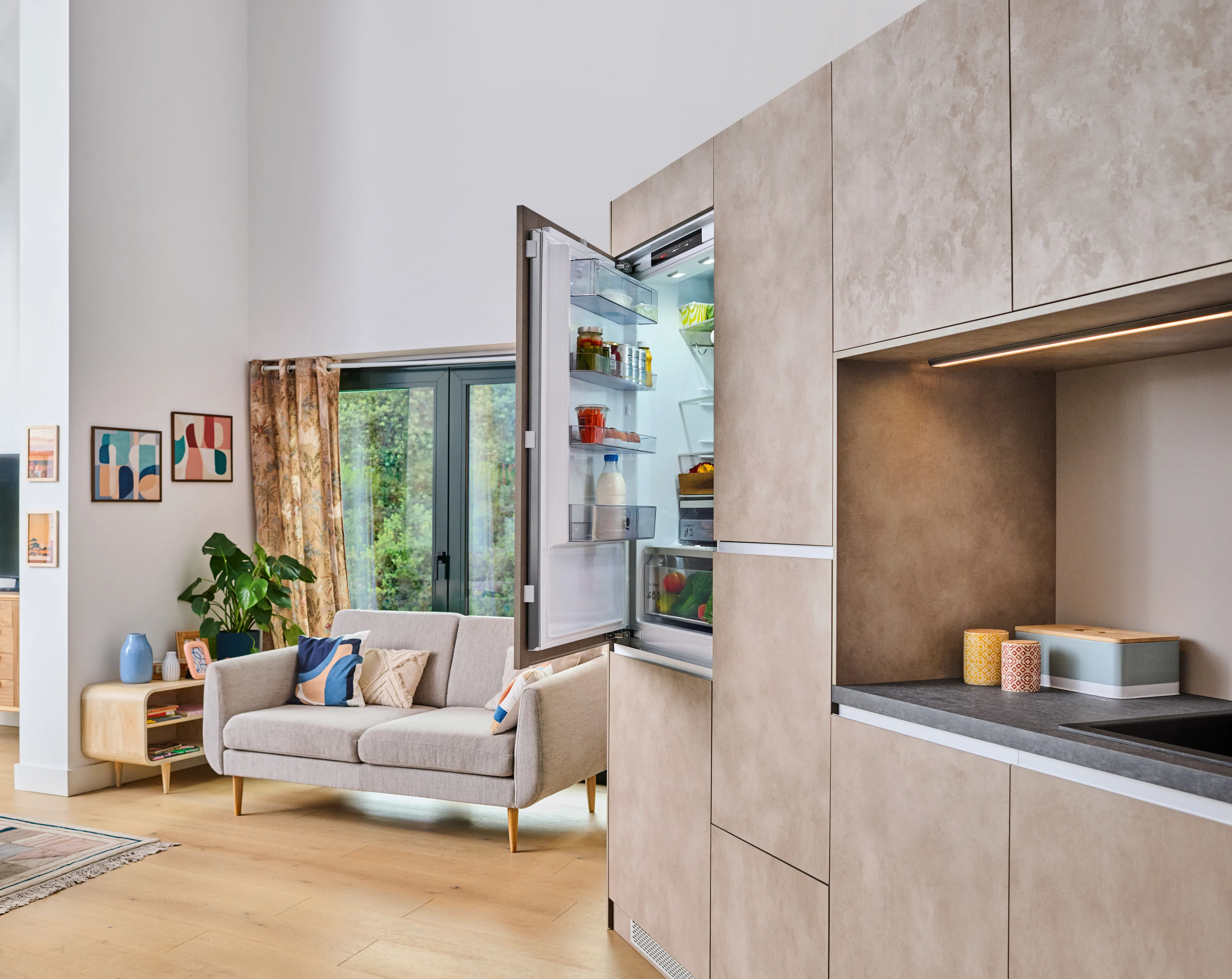 productGallery.altText.main.video