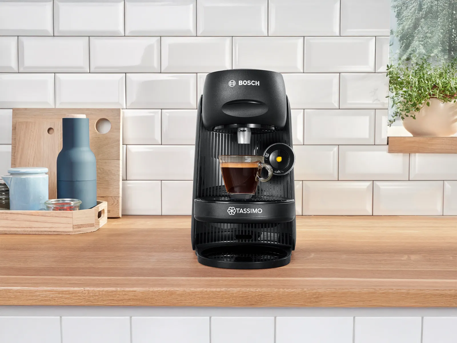 Bosch Tassimo Finesse Friendly coffee machine frontview