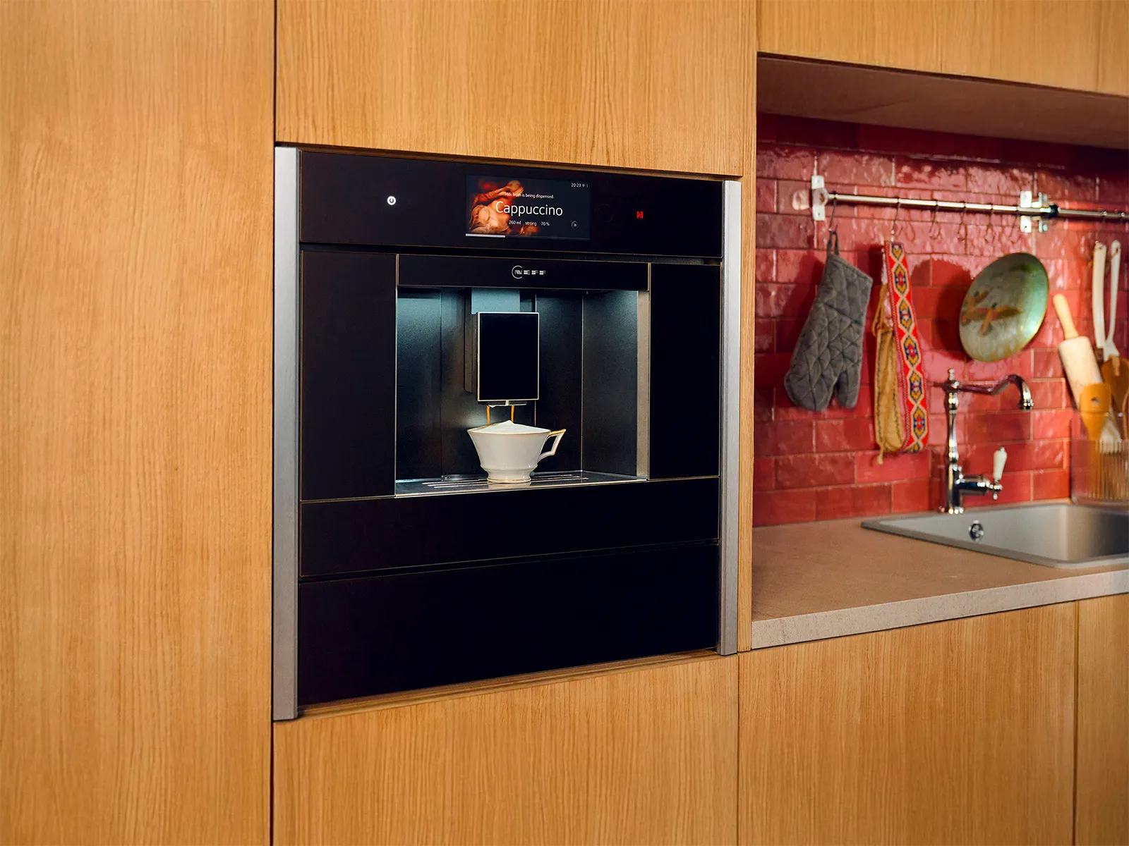 NEFF inbyggd kaffemaskin i vackert kök