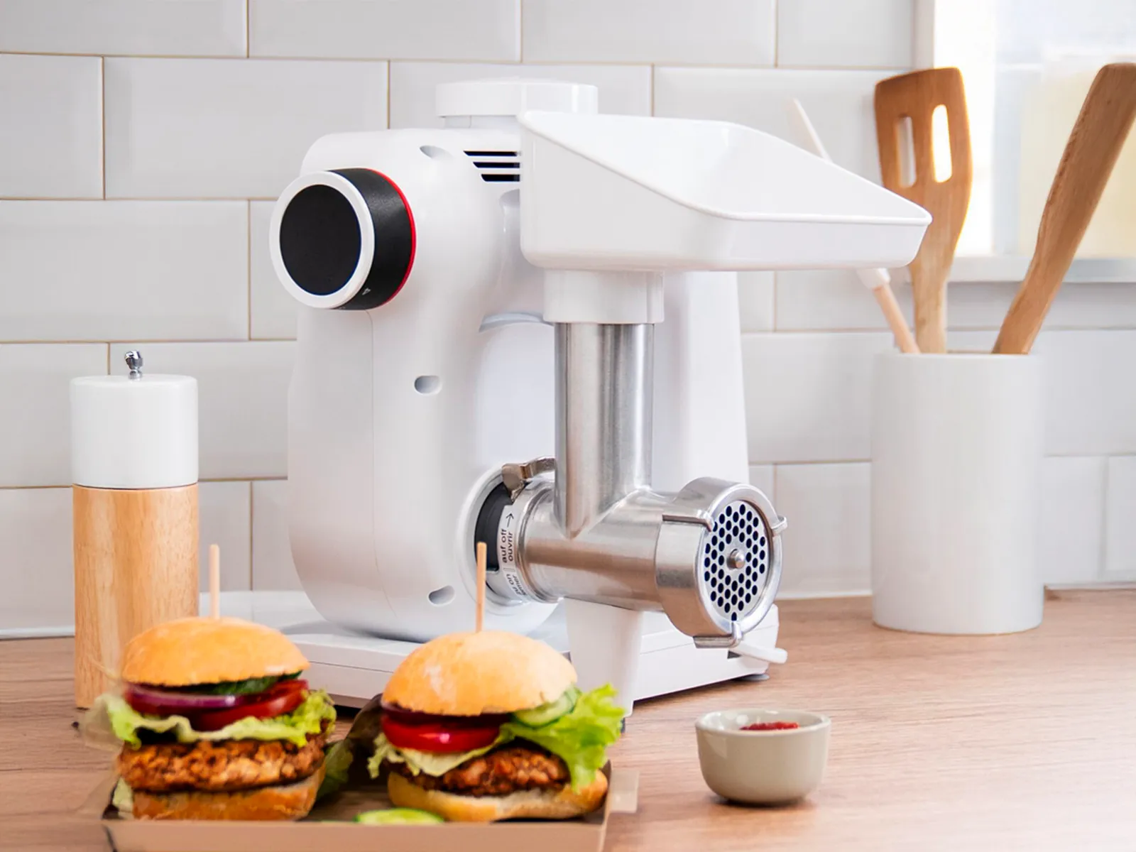 Homemade hamburgers with Bosch Stand Mixer Series 2