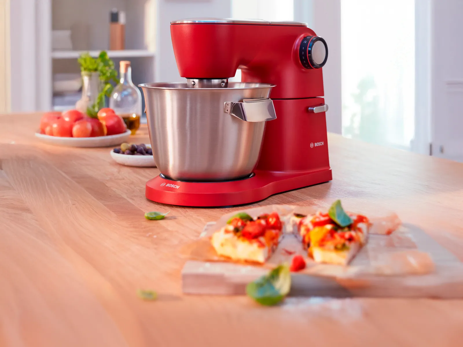 Un batteur sur socle OptiMUM rouge.