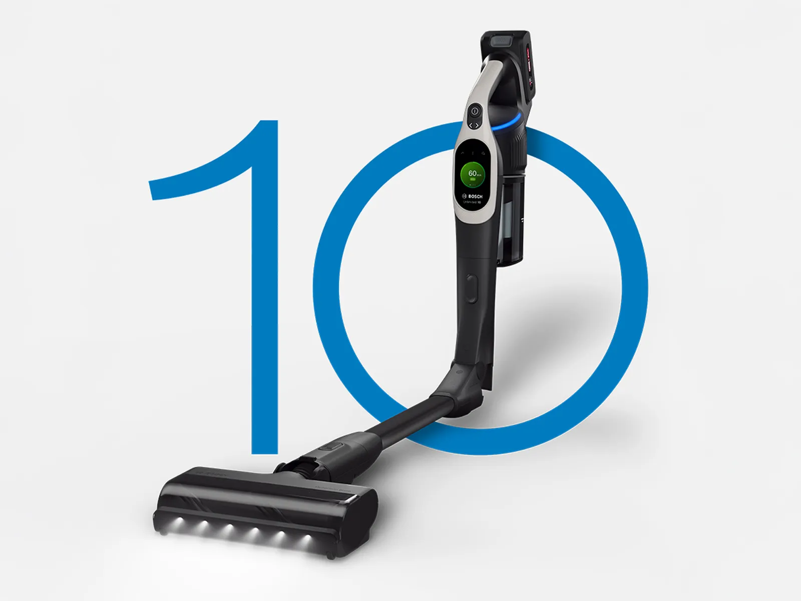 Kabelloser Stielstaubsauger mit Digitalanzeige, der an einer großen numerischen 10-Grafik steht.