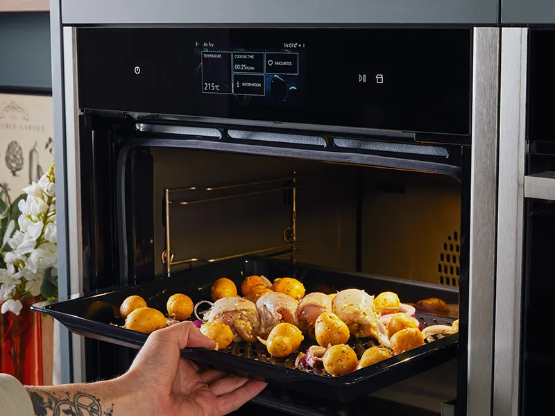 Oven with Air Fry Function