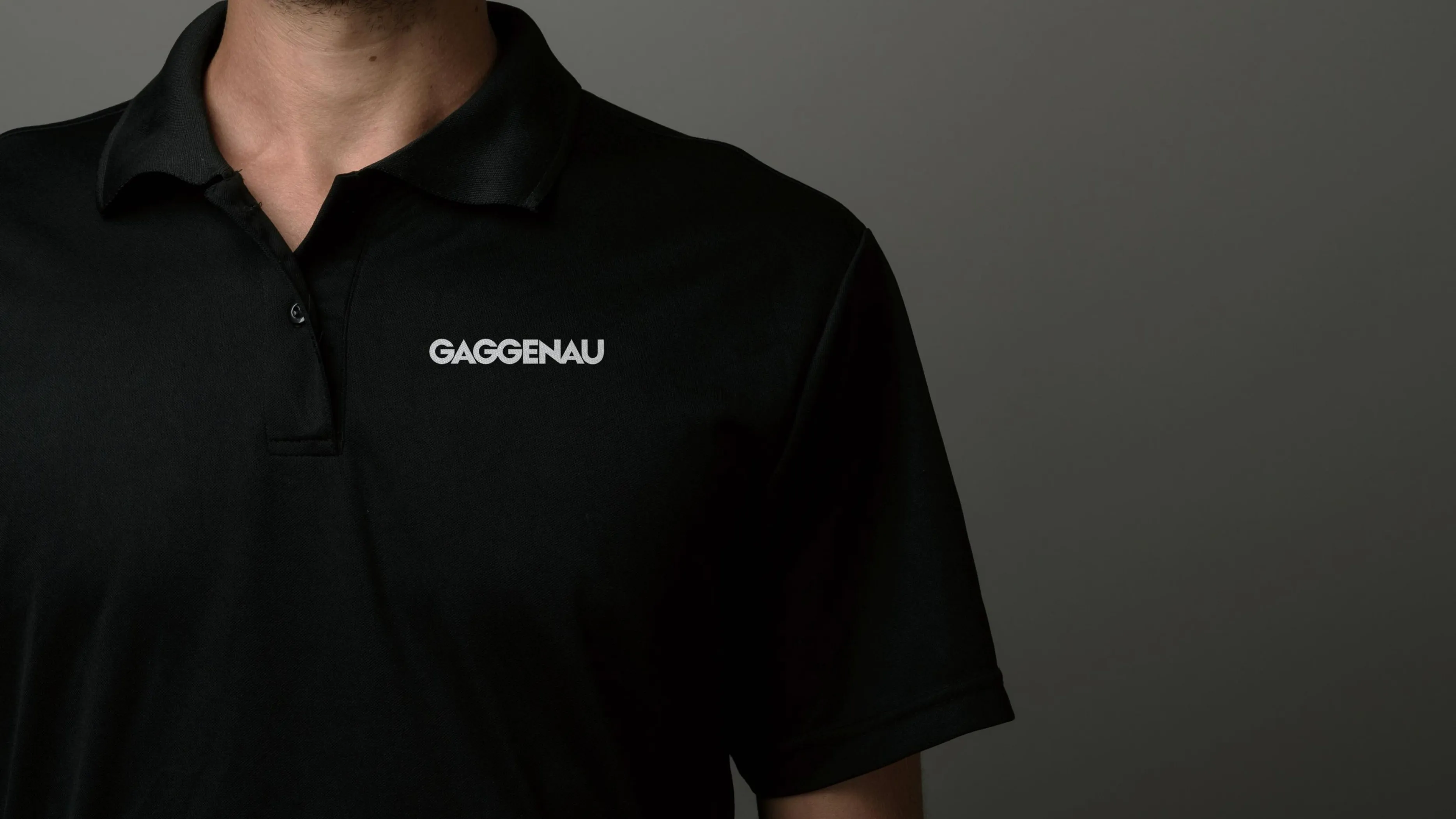 alt-Close-up of a Gaggenau technician in a black shirt.