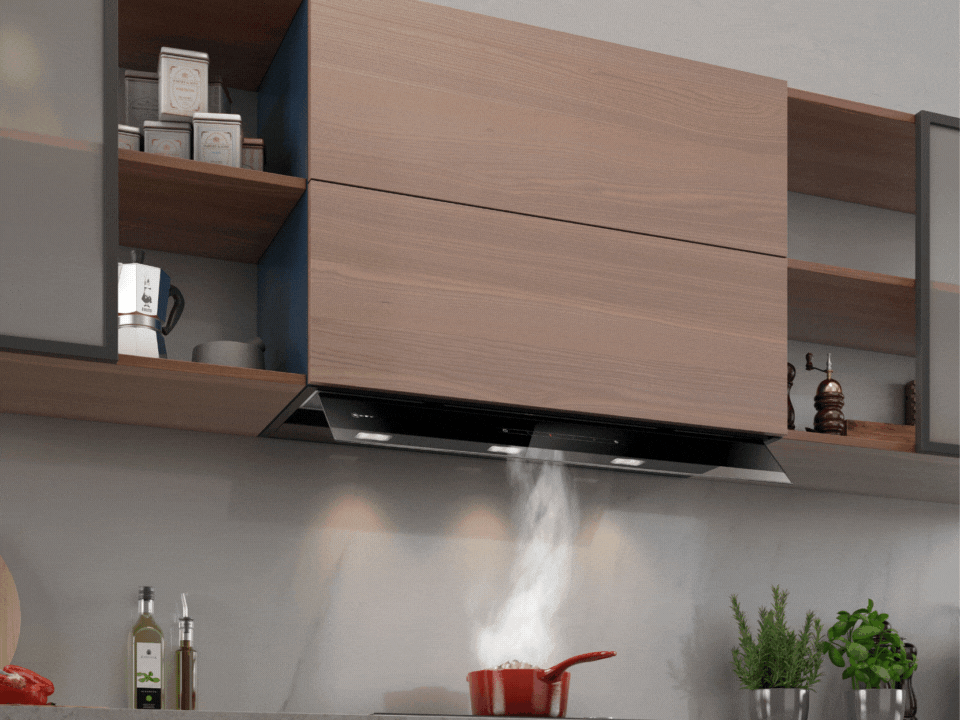 Kaasaegne köök puidust kappidega, sisseehitatud õhupuhasti, mis tõmbab auru potilt pliidil.