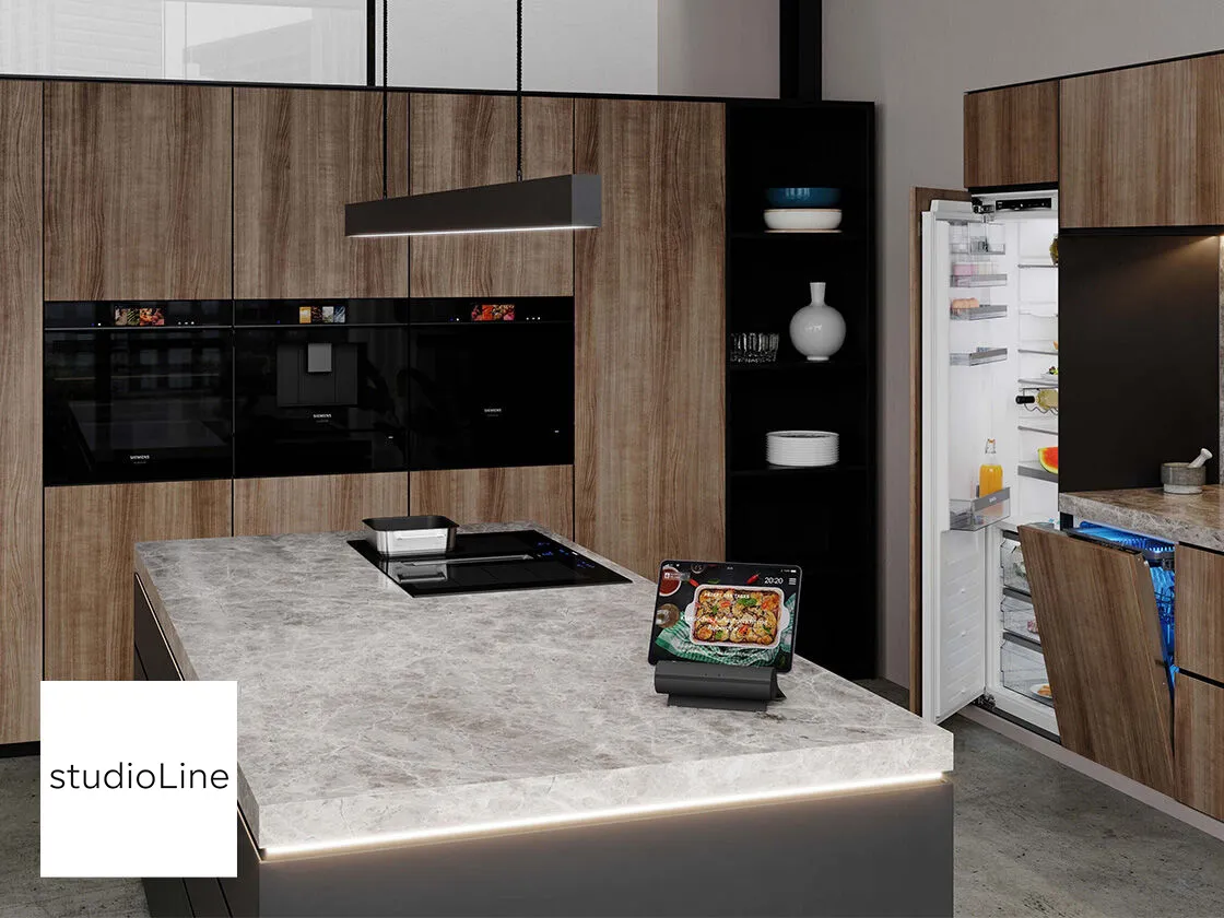 Siemens IQ700 Einbau-Backofen mit schlankem schwarzen Design und Touch-Steuerung