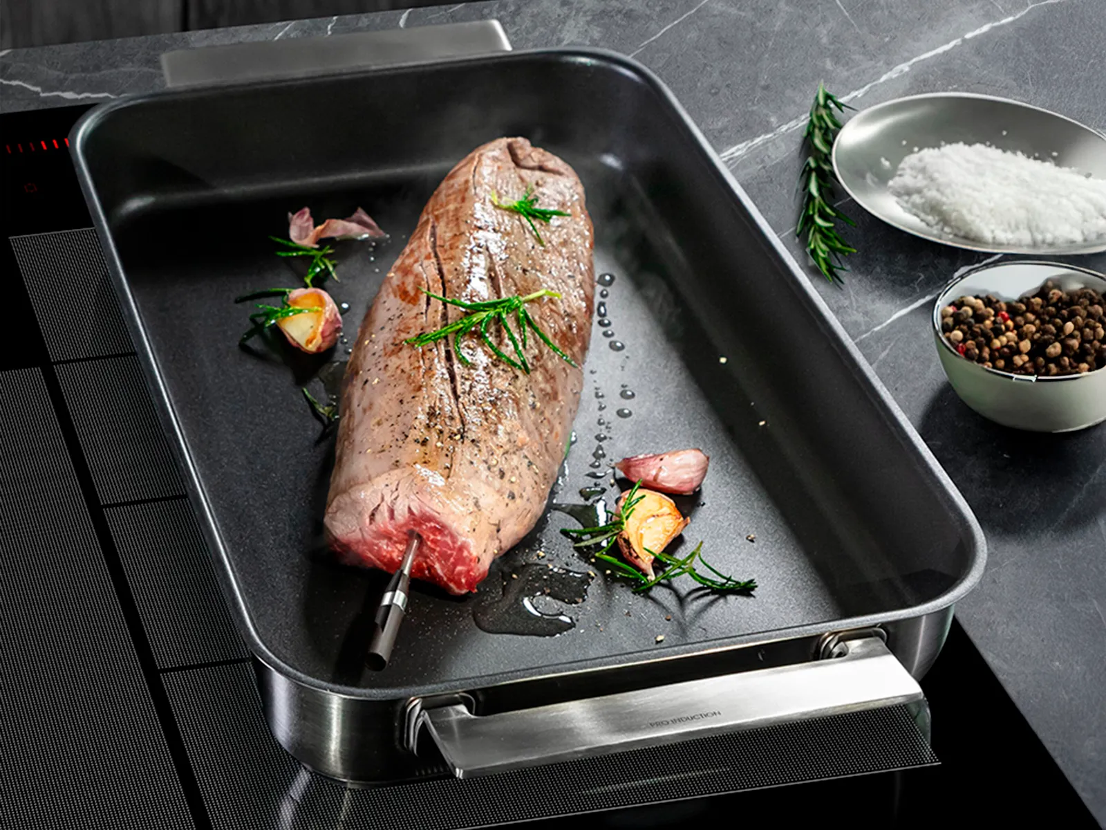 A roasted beef with the wireless roastingSensor.