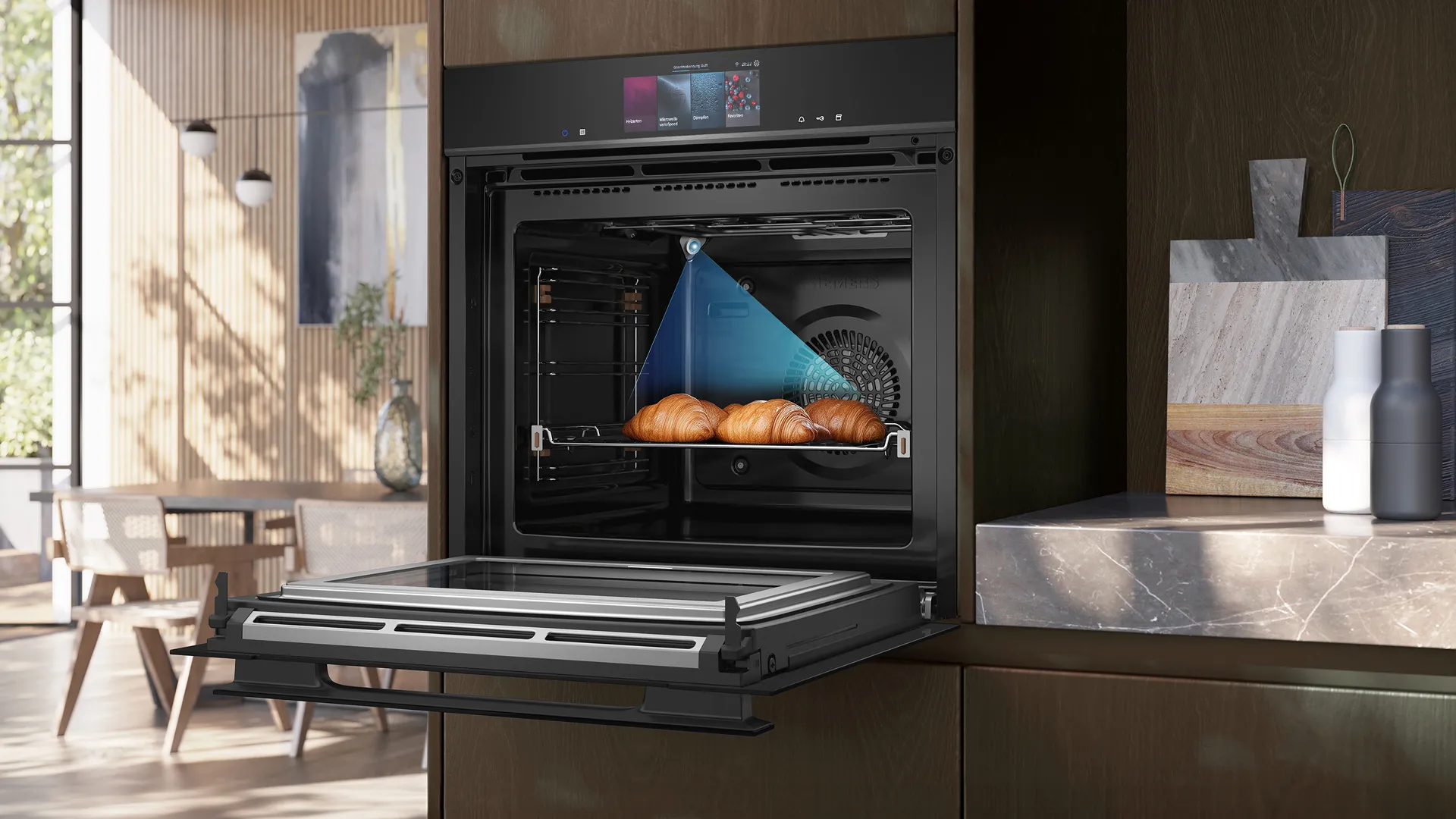 Environnement de cuisine moderne avec un four Siemens ouvert, présentant des croissants parfaitement dorés. Une caméra dans le four surveille la cuisson et projette un faisceau de lumière bleue sur les croissants. Le texte met en avant la technologie intuitive.