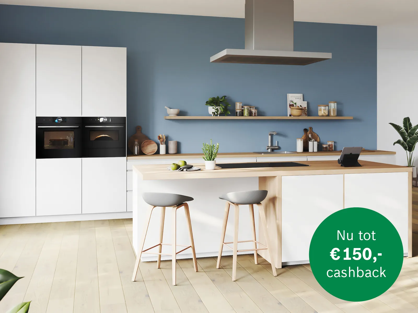 Keuken met oven afzuigkap en krukken