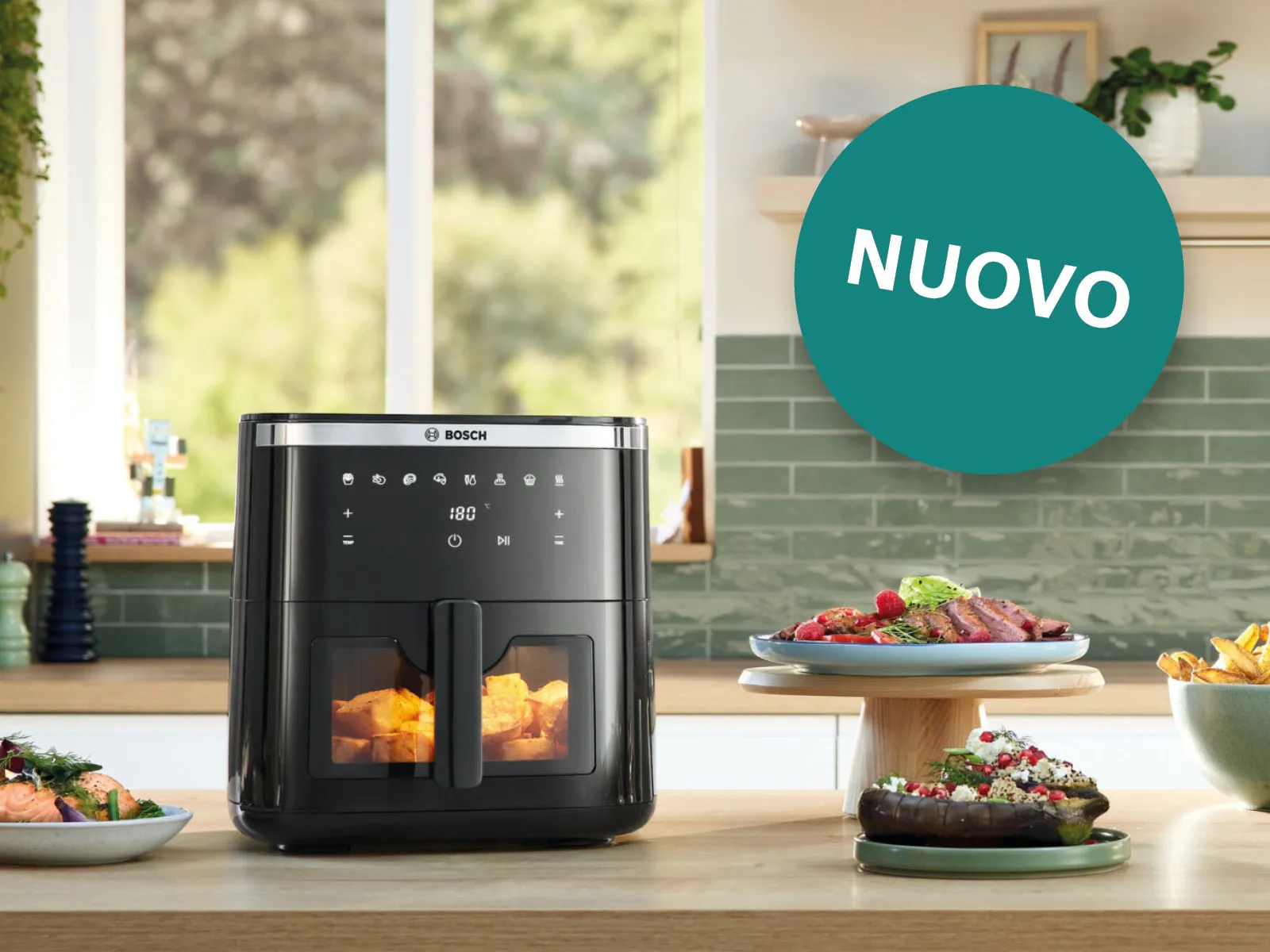 Una friggitrice ad aria Bosch, in un ambiente cucina luminoso.